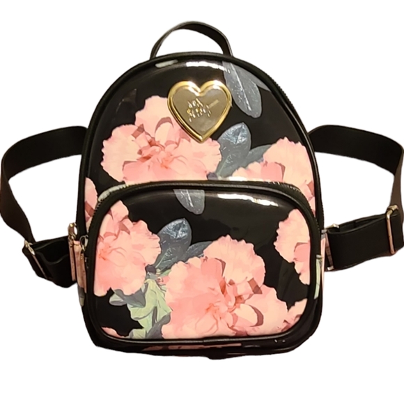 Betsey Johnson Travel Back Pack - Picture 5 of 16